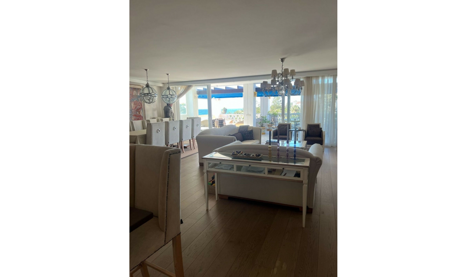 Resale - Apartment -
Puerto Banús