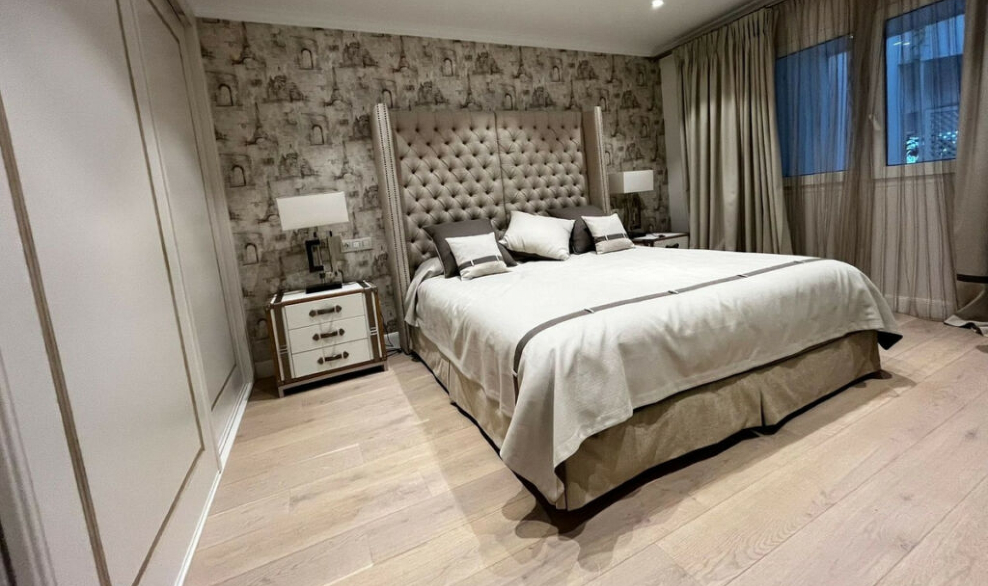 Resale - Apartment -
Puerto Banús