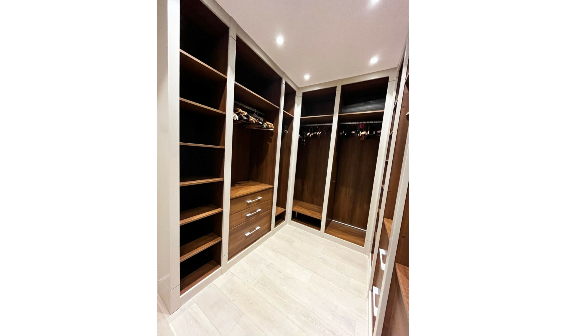 Resale - Apartment -
Puerto Banús