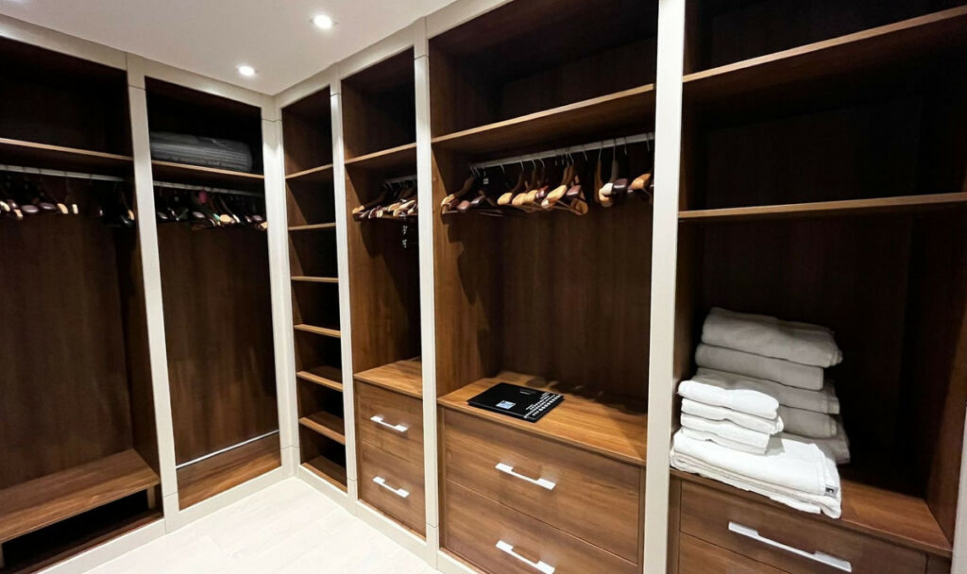 Resale - Apartment -
Puerto Banús
