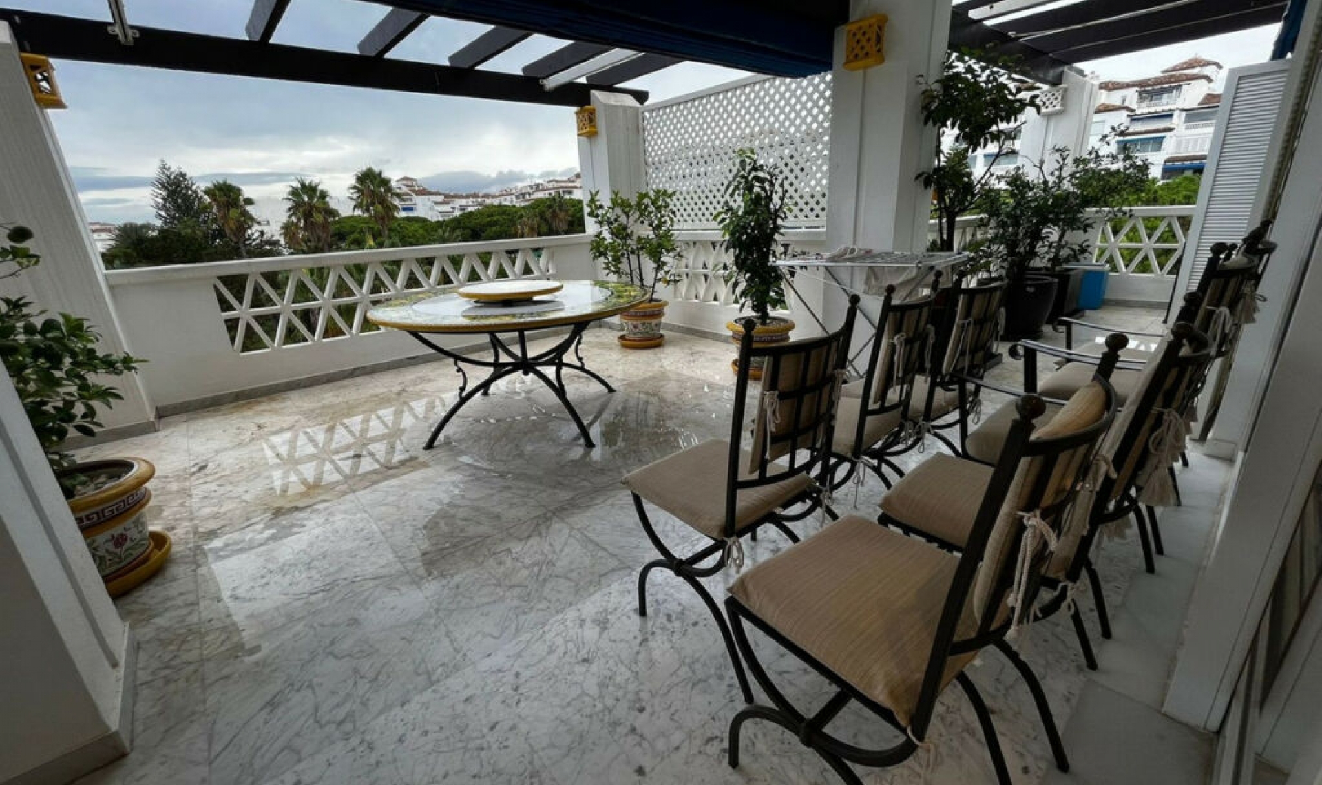 Resale - Apartment -
Puerto Banús