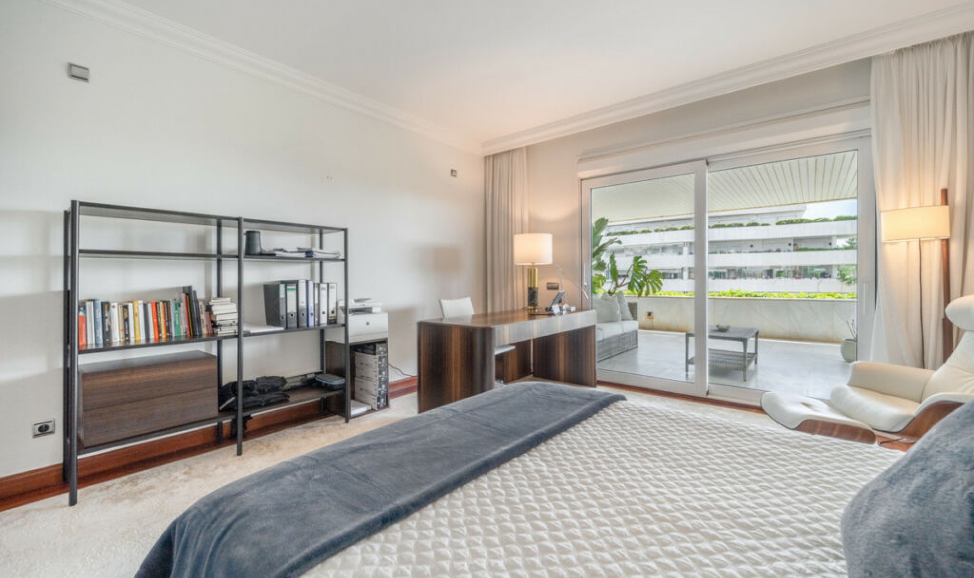 Resale - Apartment -
Puerto Banús