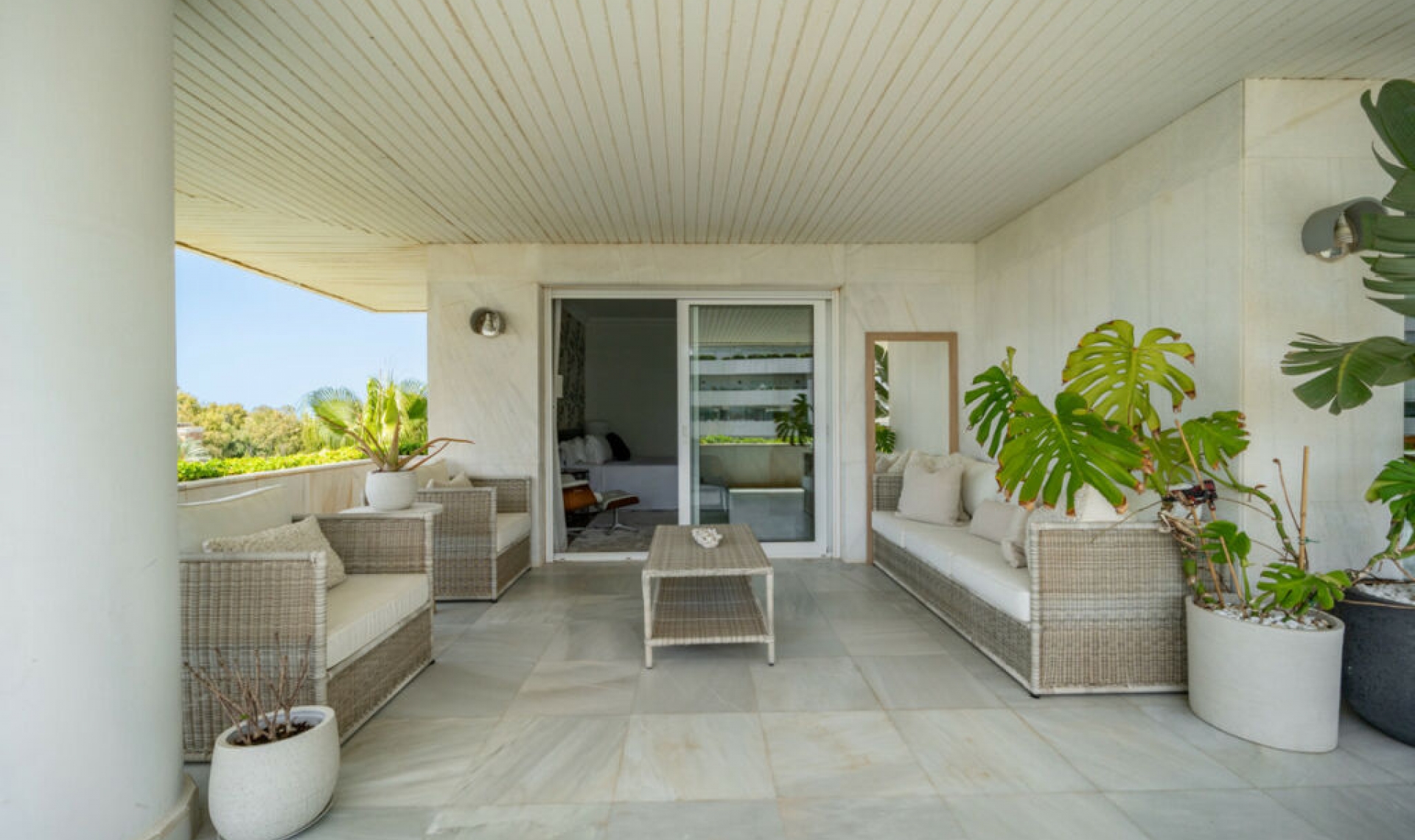 Resale - Apartment -
Puerto Banús