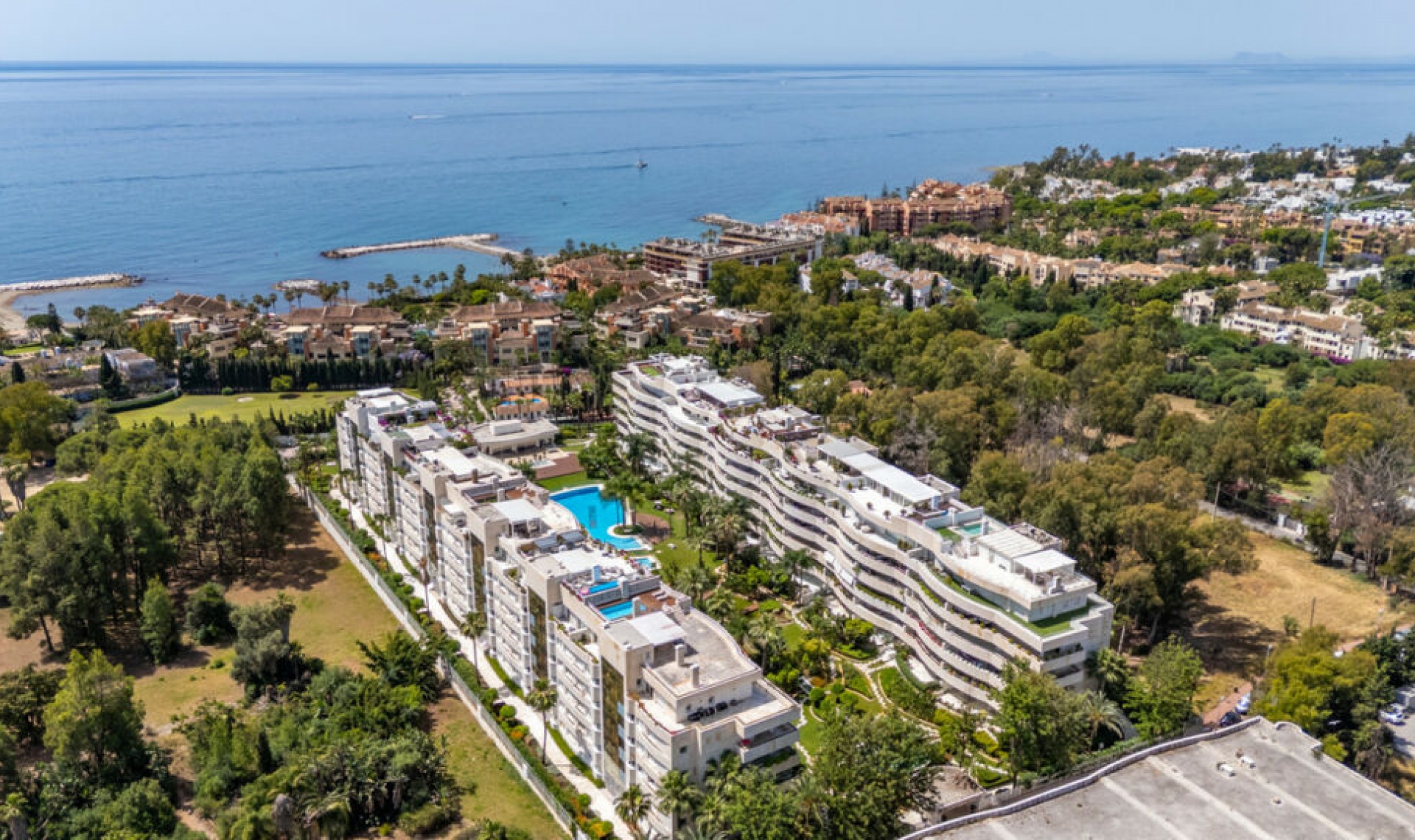 Resale - Apartment -
Puerto Banús