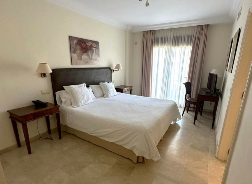 Resale - Apartment -
Puerto Banús
