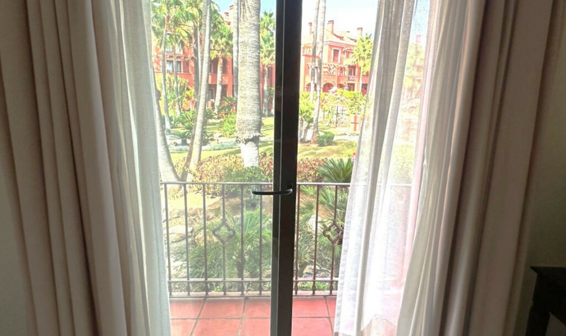 Resale - Apartment -
Puerto Banús