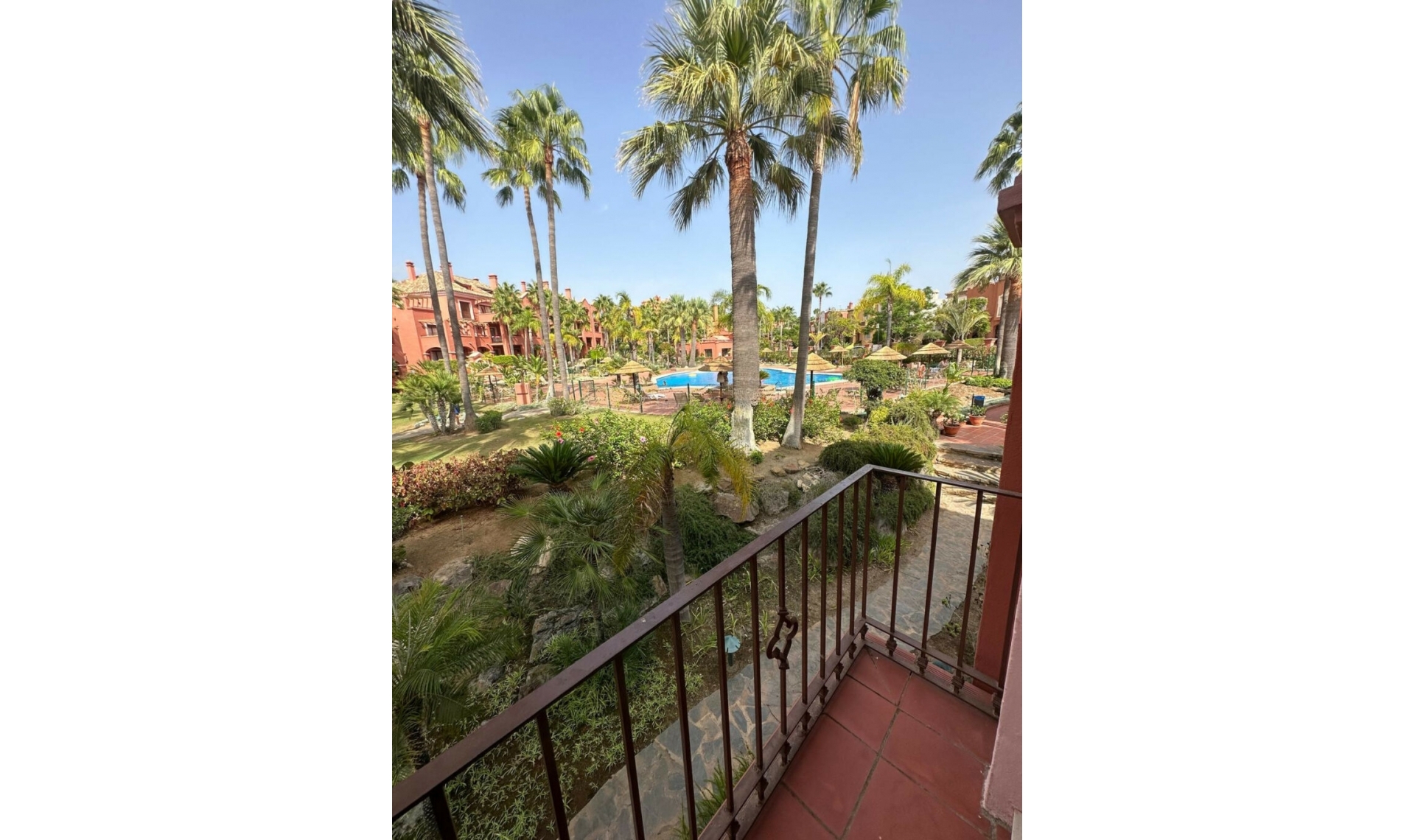 Resale - Apartment -
Puerto Banús