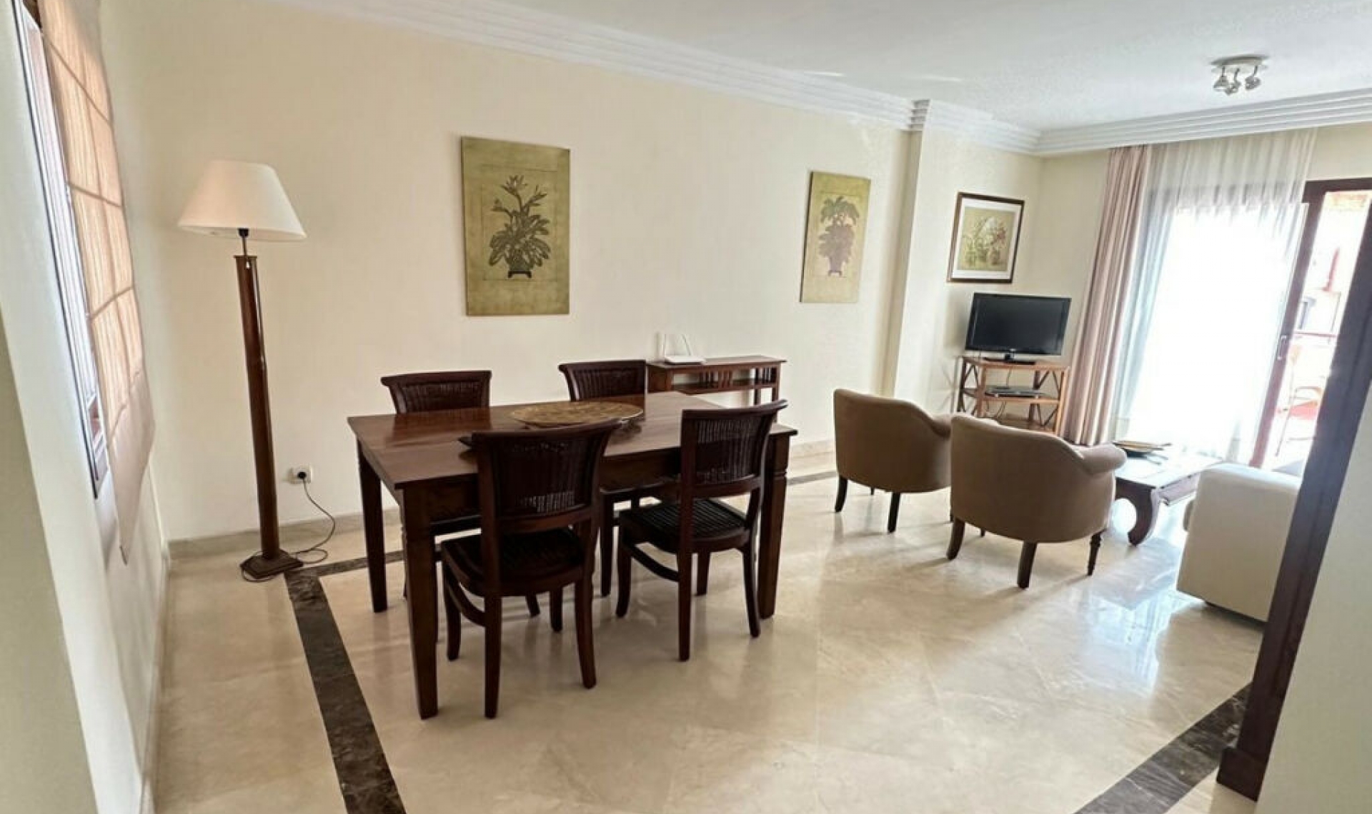 Resale - Apartment -
Puerto Banús