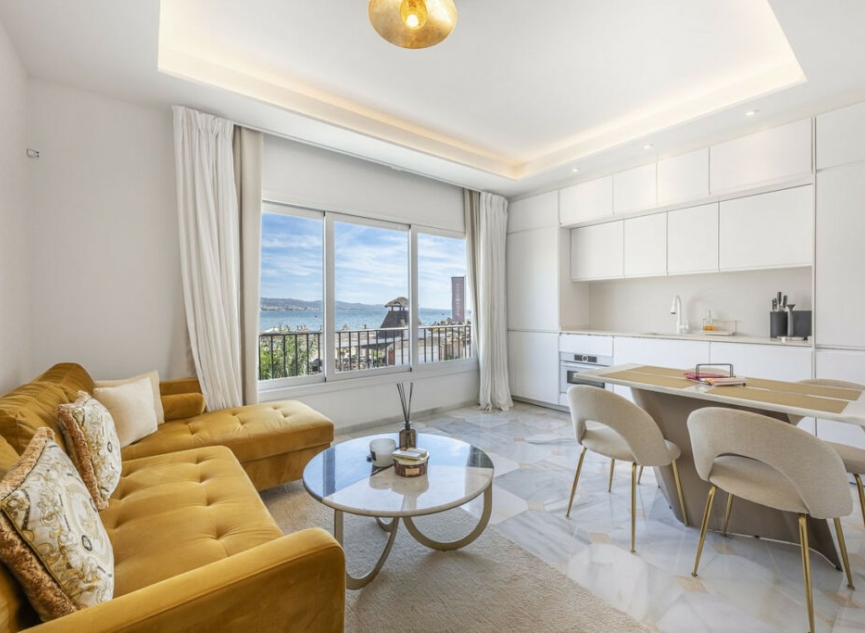 Resale - Apartment -
Puerto Banús