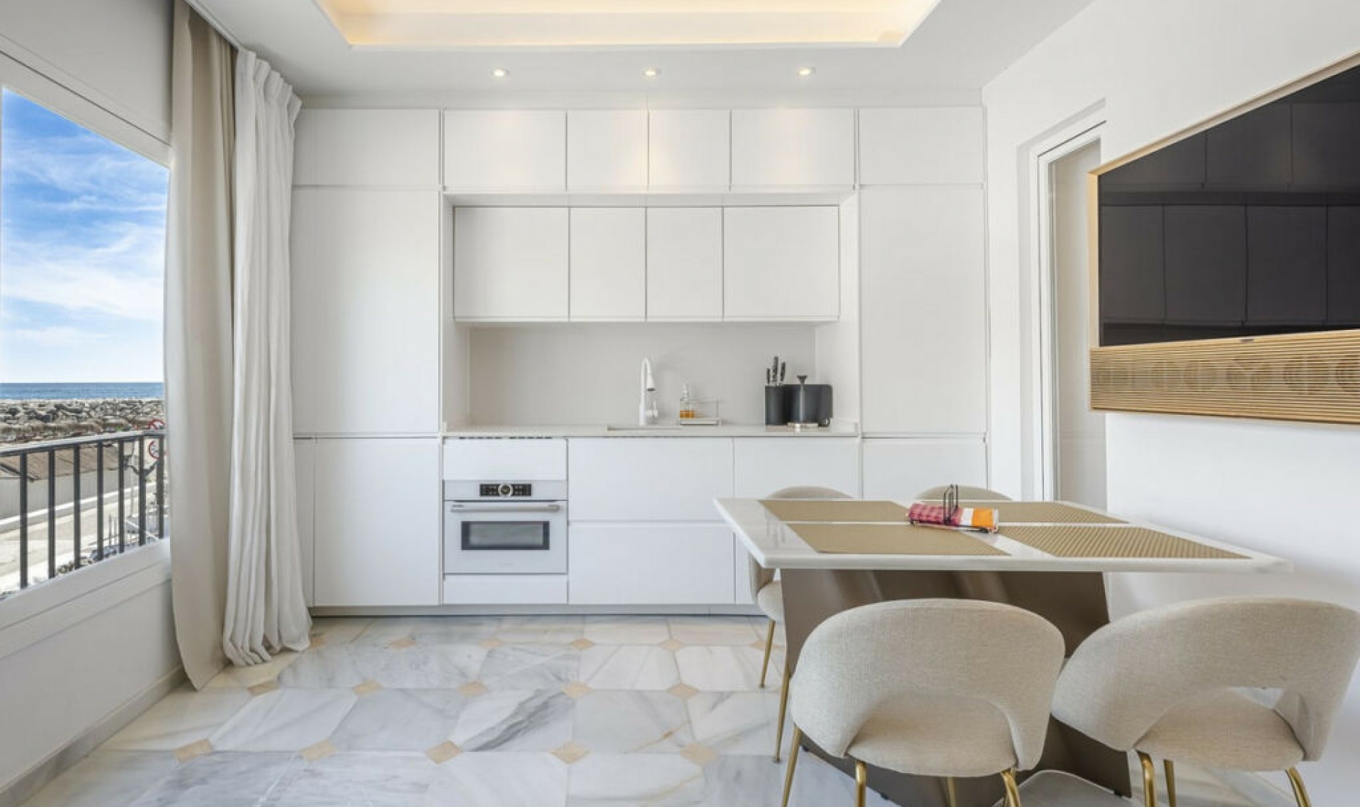 Resale - Apartment -
Puerto Banús