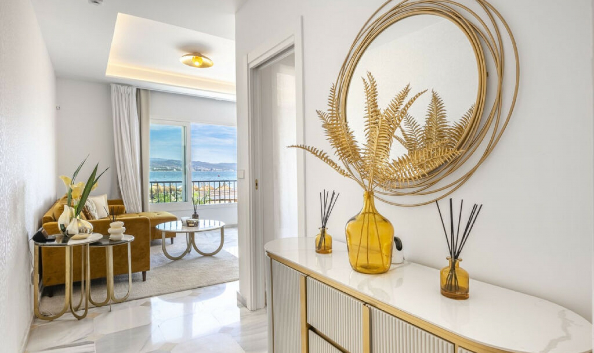 Resale - Apartment -
Puerto Banús