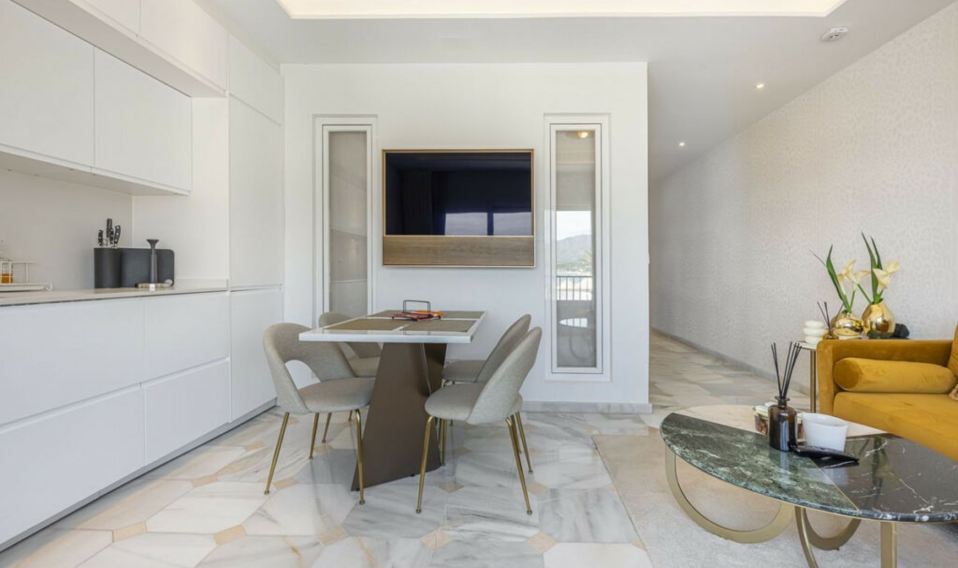 Resale - Apartment -
Puerto Banús