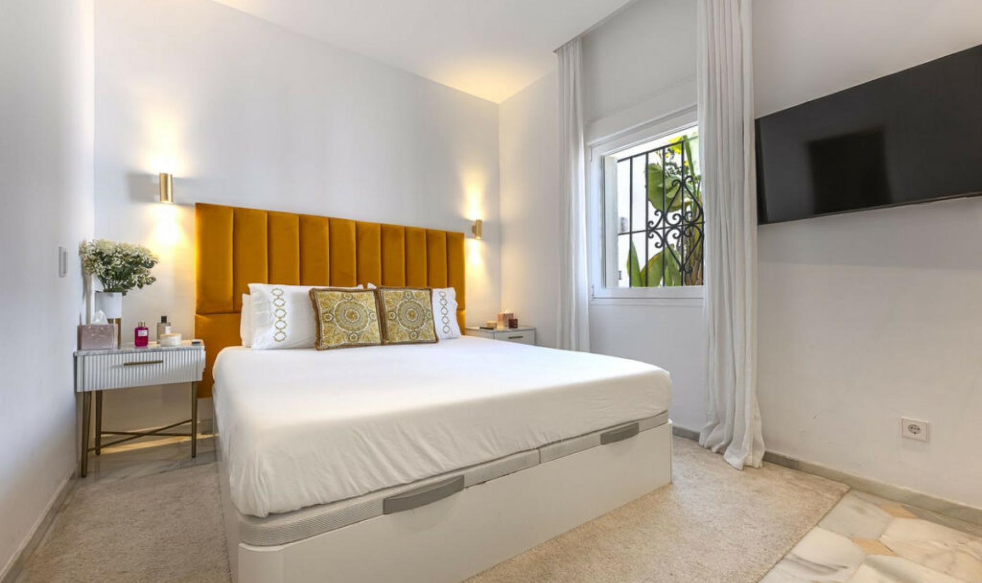 Resale - Apartment -
Puerto Banús