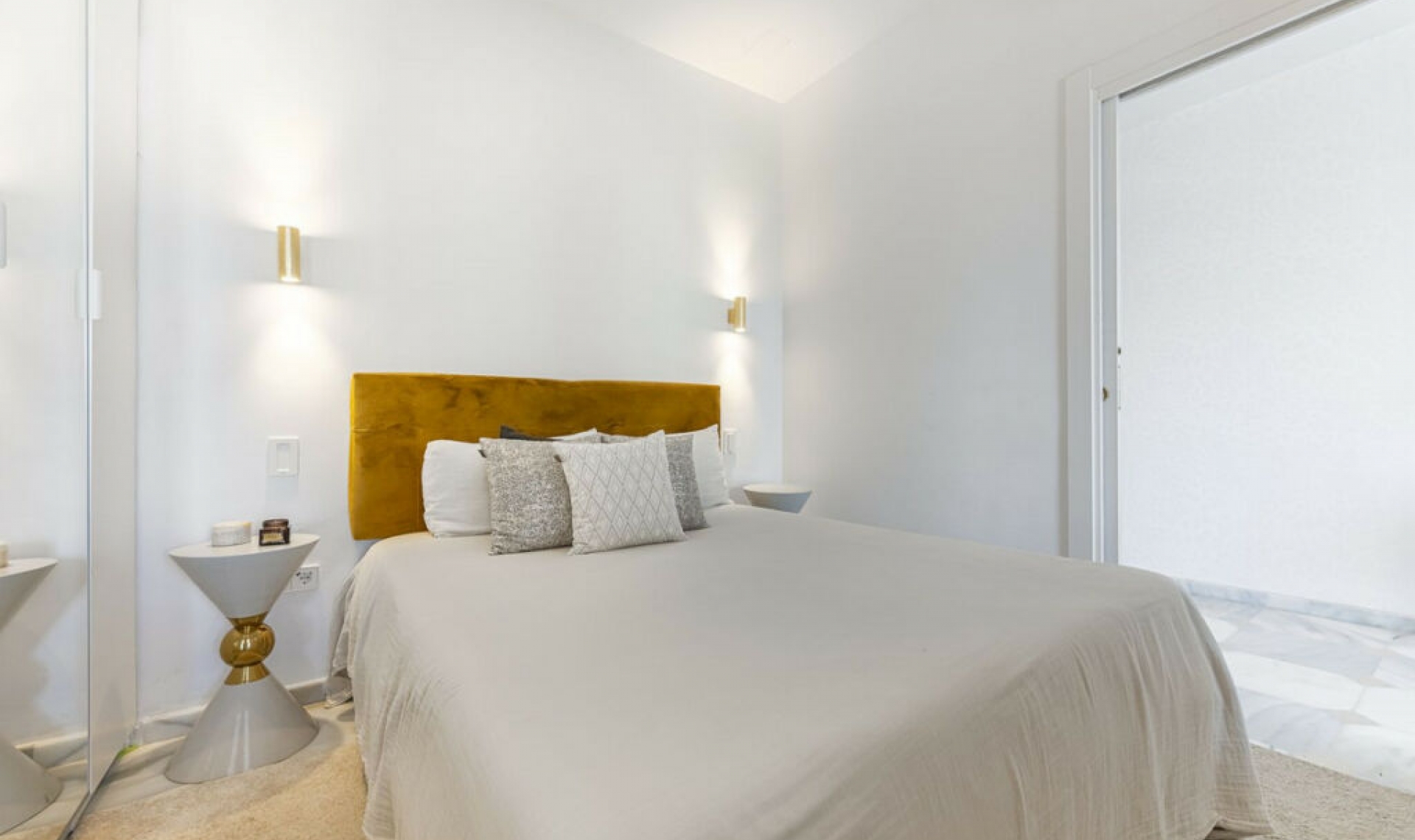 Resale - Apartment -
Puerto Banús