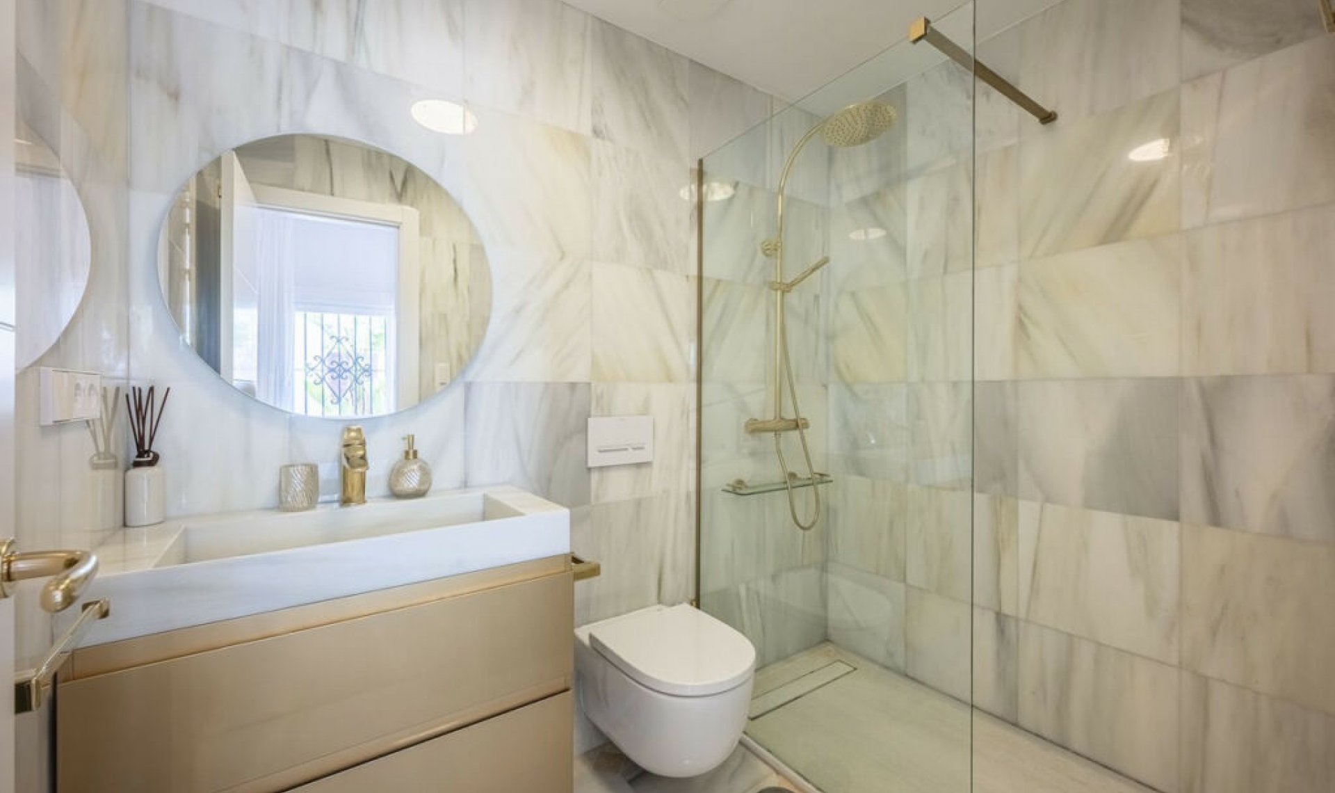 Resale - Apartment -
Puerto Banús