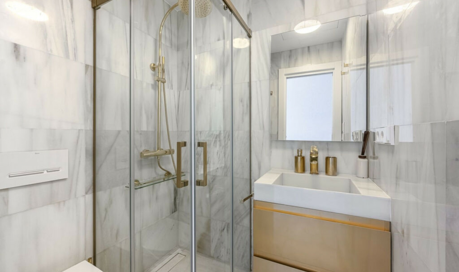 Resale - Apartment -
Puerto Banús