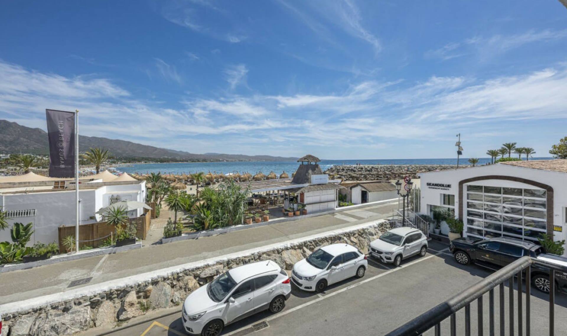 Resale - Apartment -
Puerto Banús