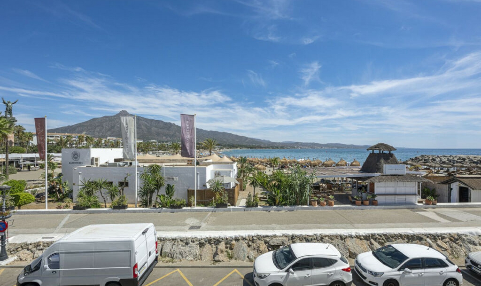 Resale - Apartment -
Puerto Banús