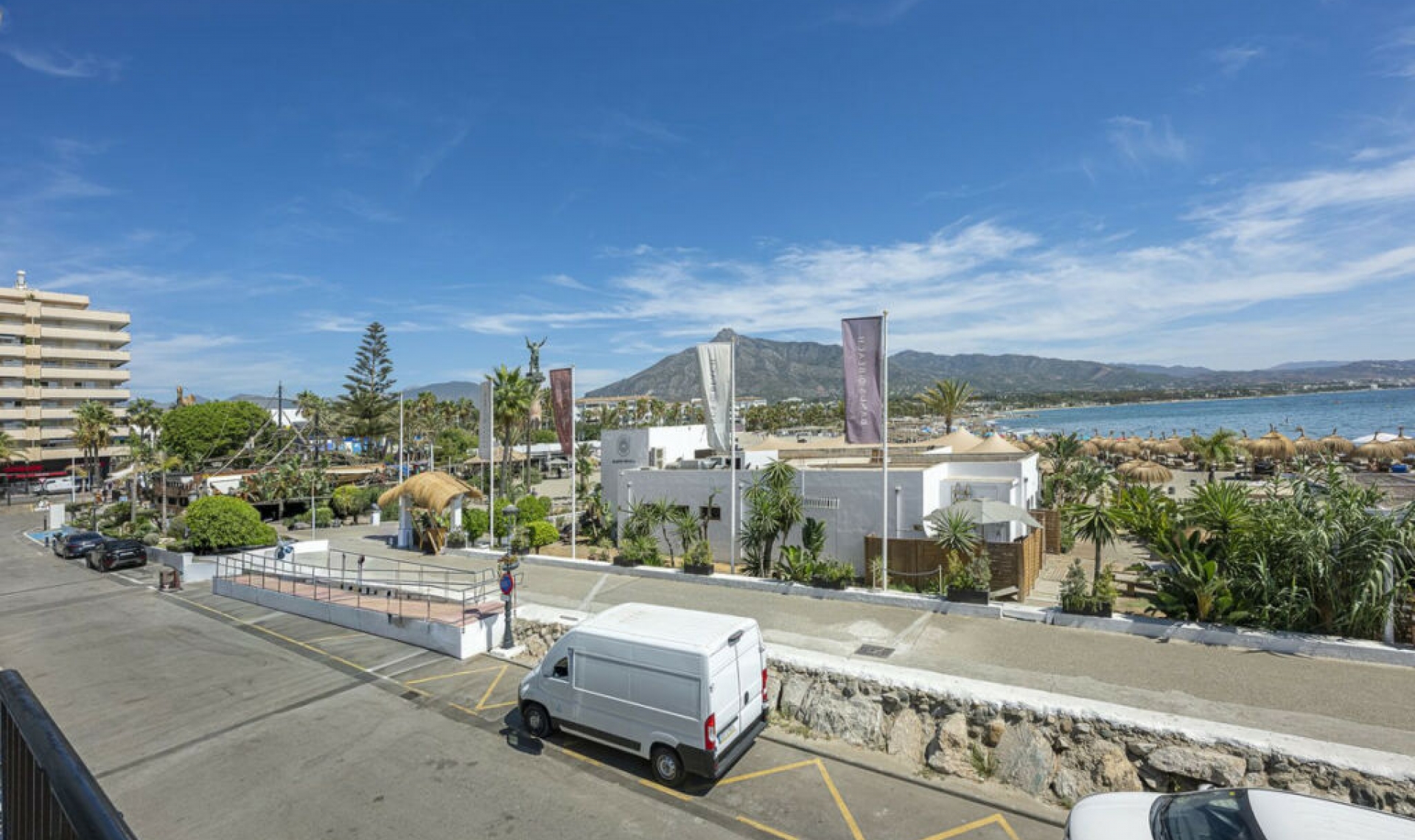 Resale - Apartment -
Puerto Banús