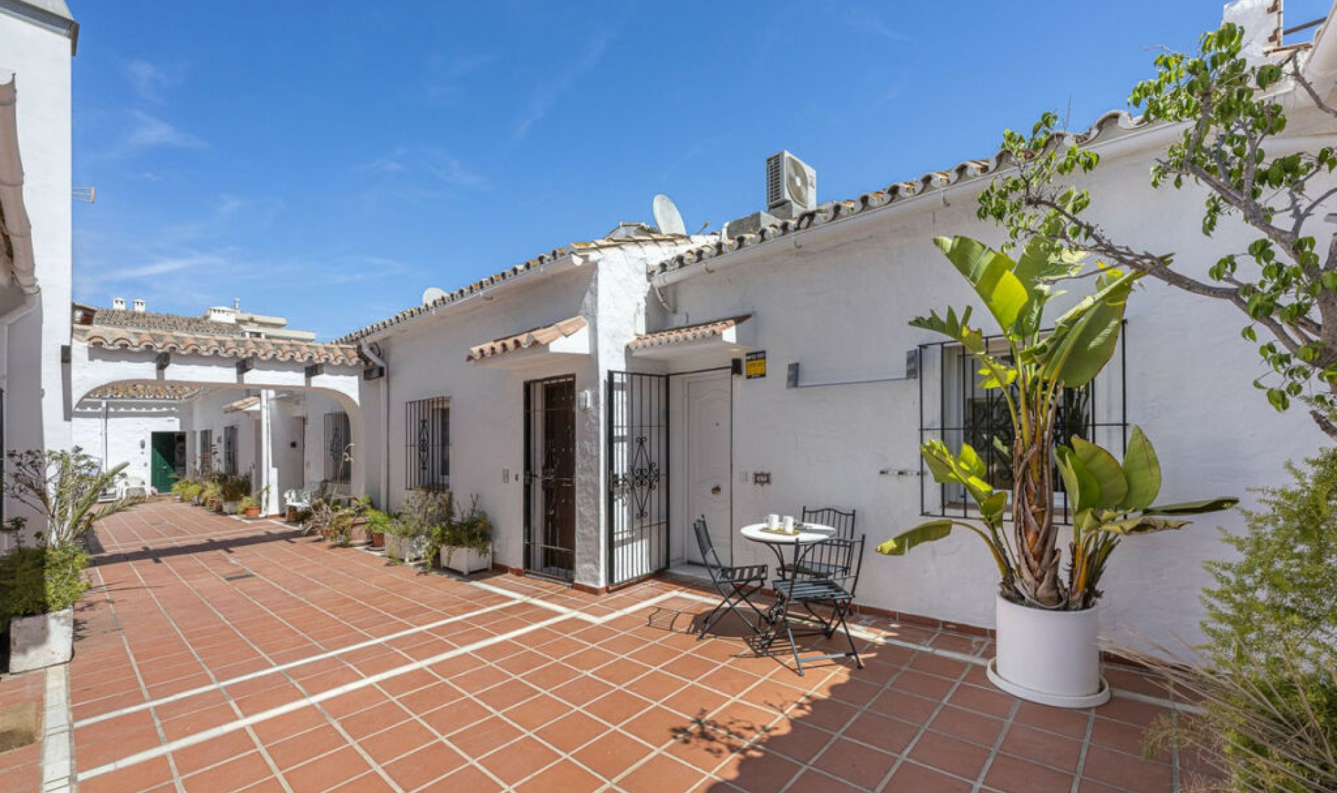 Resale - Apartment -
Puerto Banús