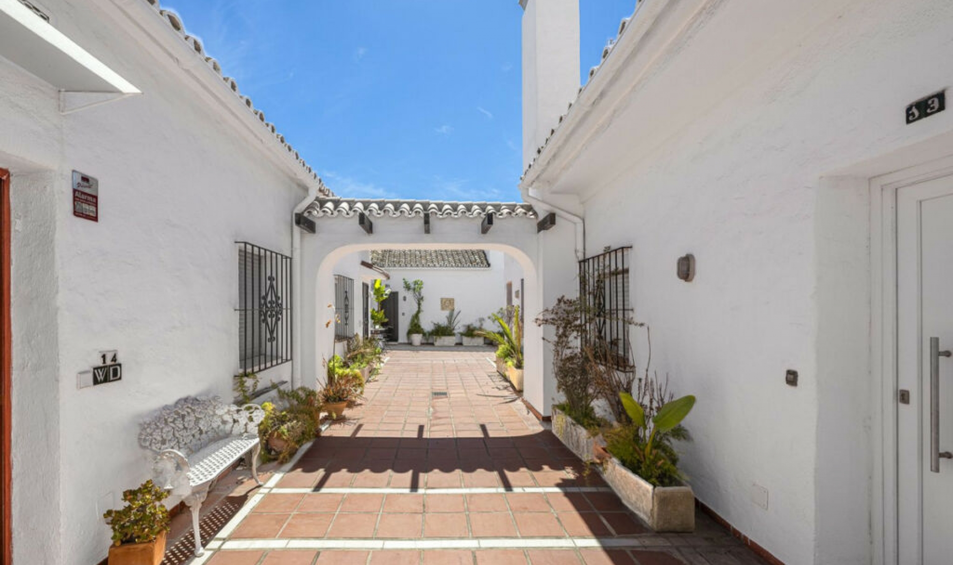 Resale - Apartment -
Puerto Banús