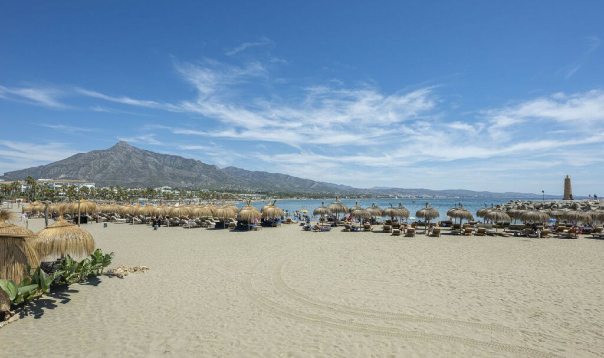 Resale - Apartment -
Puerto Banús