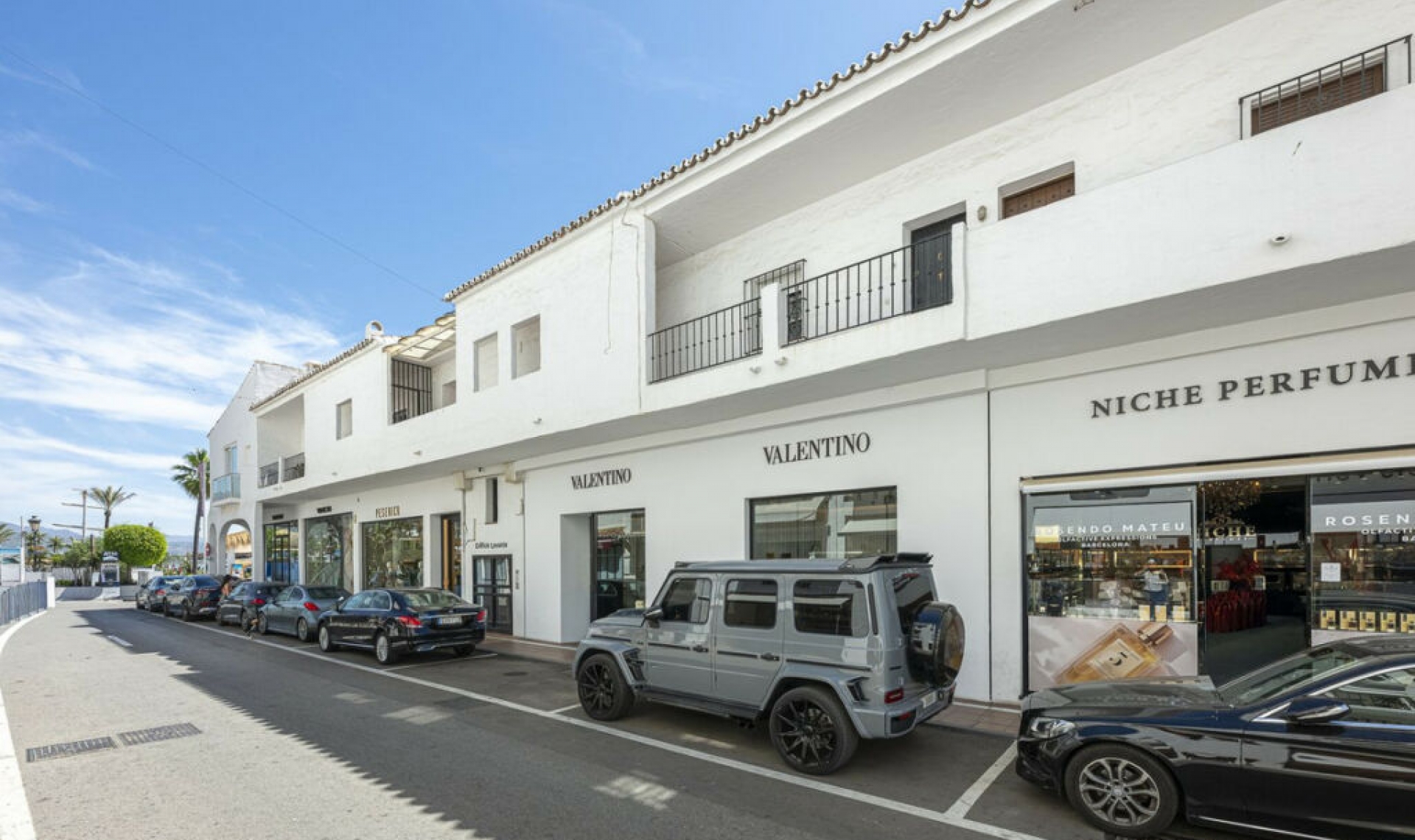 Resale - Apartment -
Puerto Banús