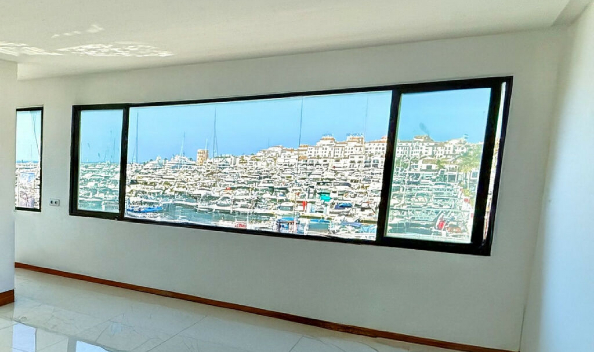 Resale - Apartment -
Puerto Banús