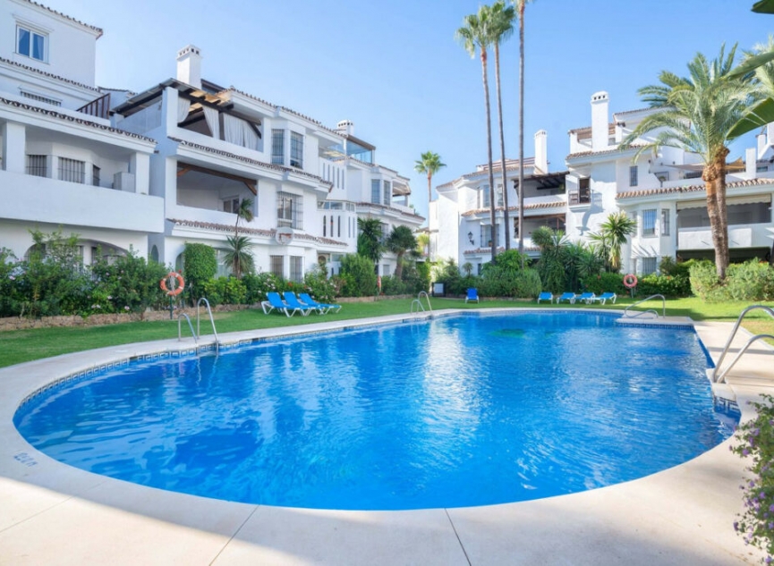 Resale - Apartment -
Puerto Banús