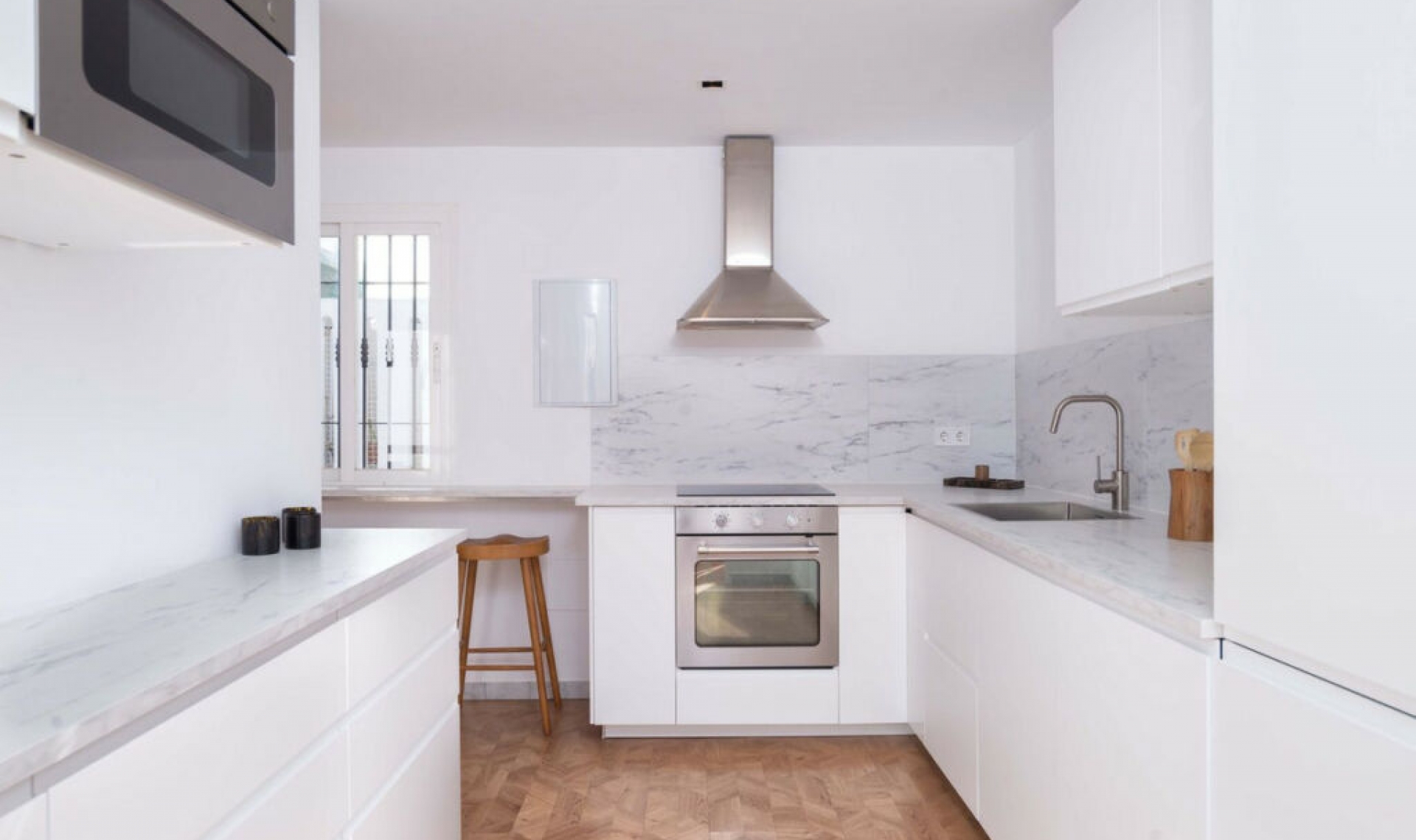 Resale - Apartment -
Puerto Banús