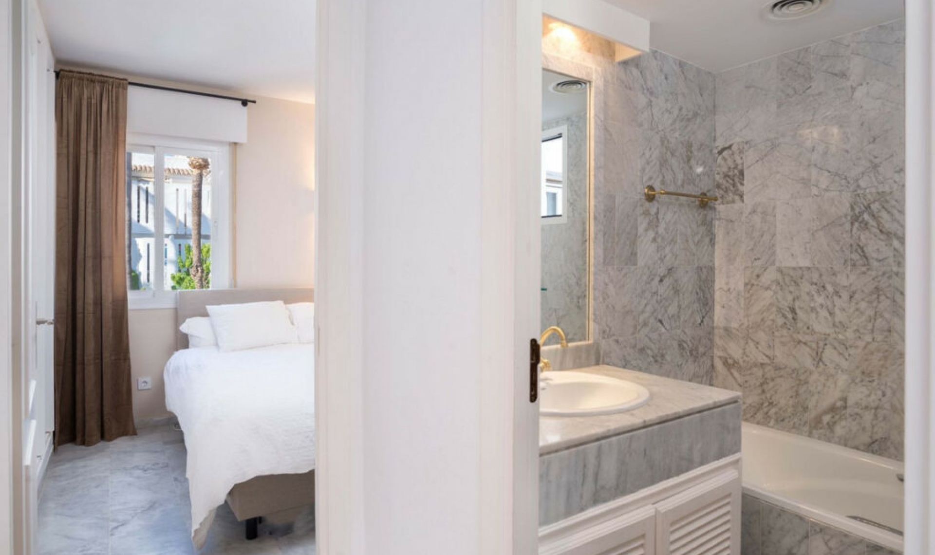 Resale - Apartment -
Puerto Banús