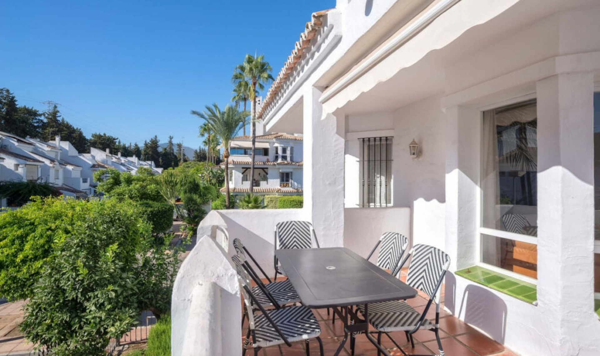 Resale - Apartment -
Puerto Banús