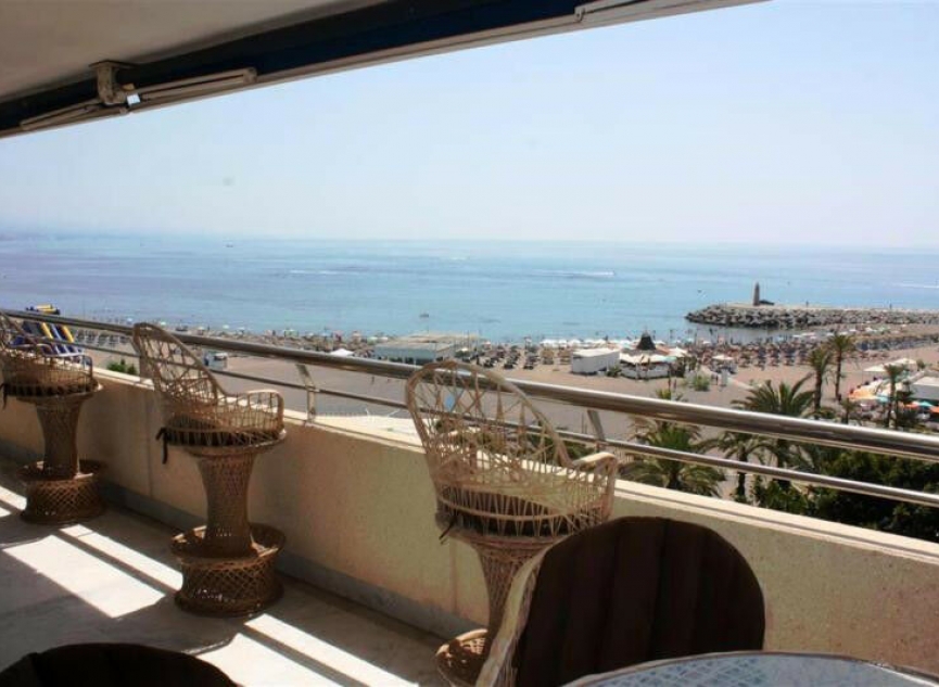 Resale - Apartment -
Puerto Banús