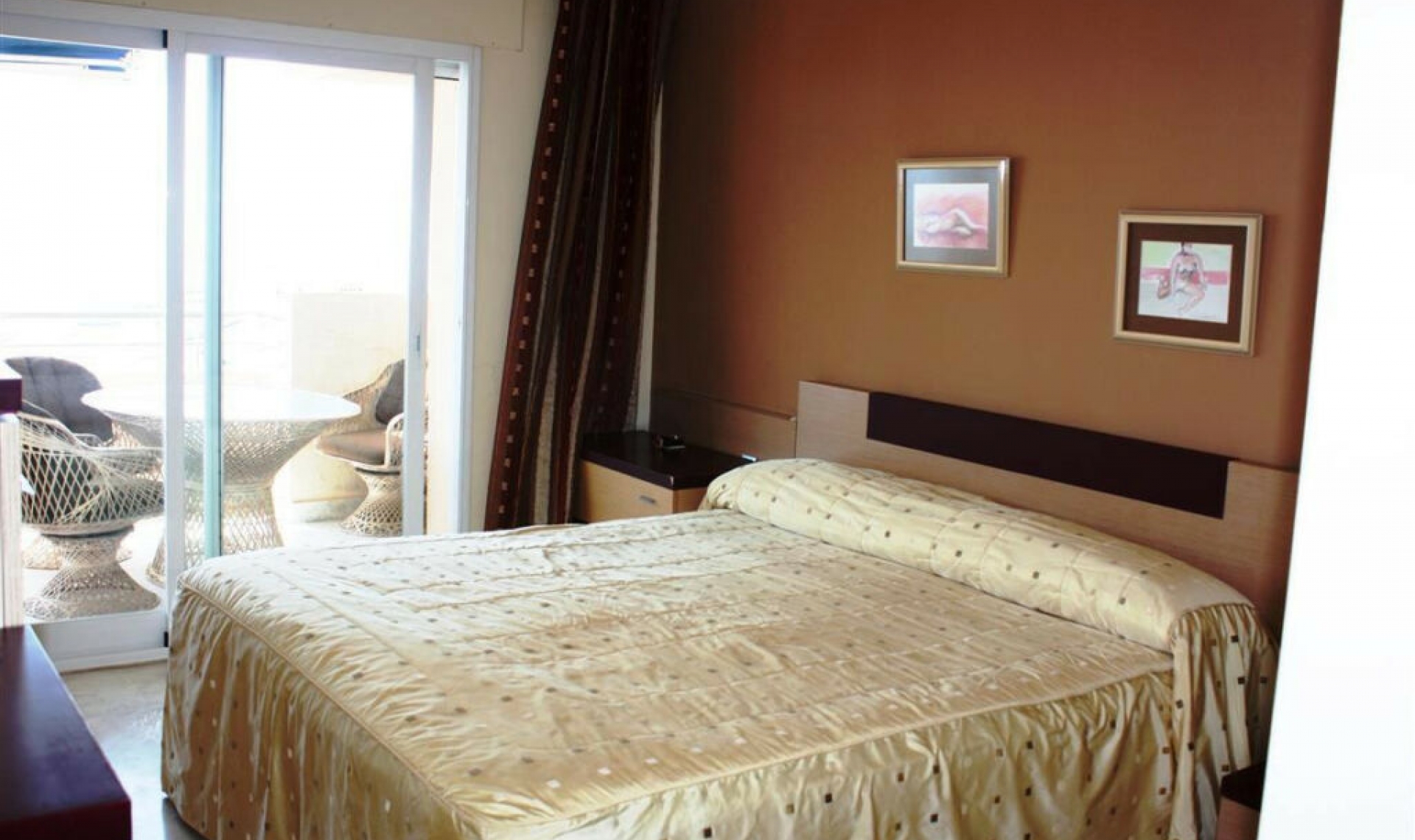 Resale - Apartment -
Puerto Banús