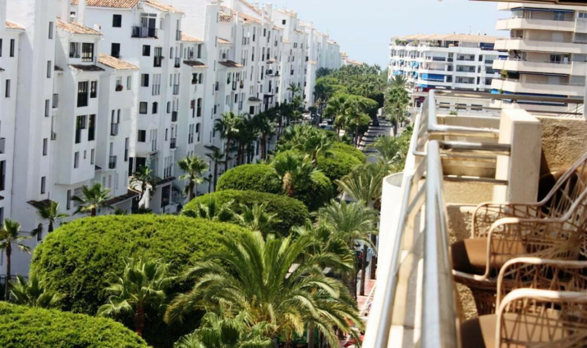 Resale - Apartment -
Puerto Banús