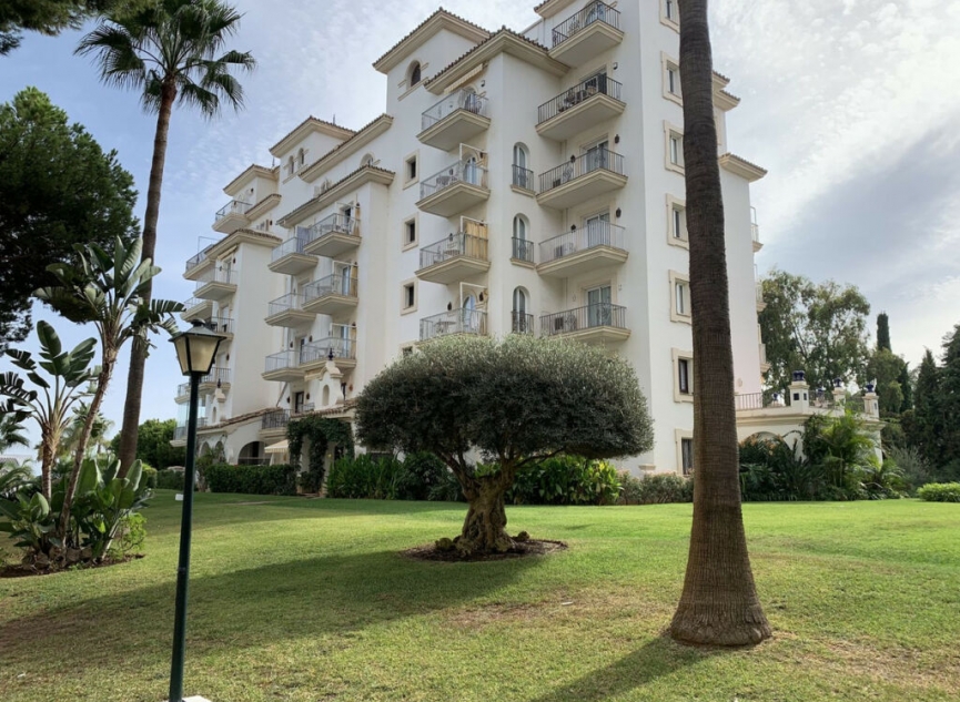 Resale - Apartment -
Puerto Banús