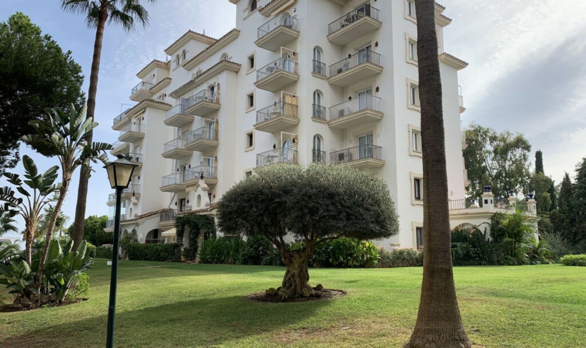 Resale - Apartment -
Puerto Banús