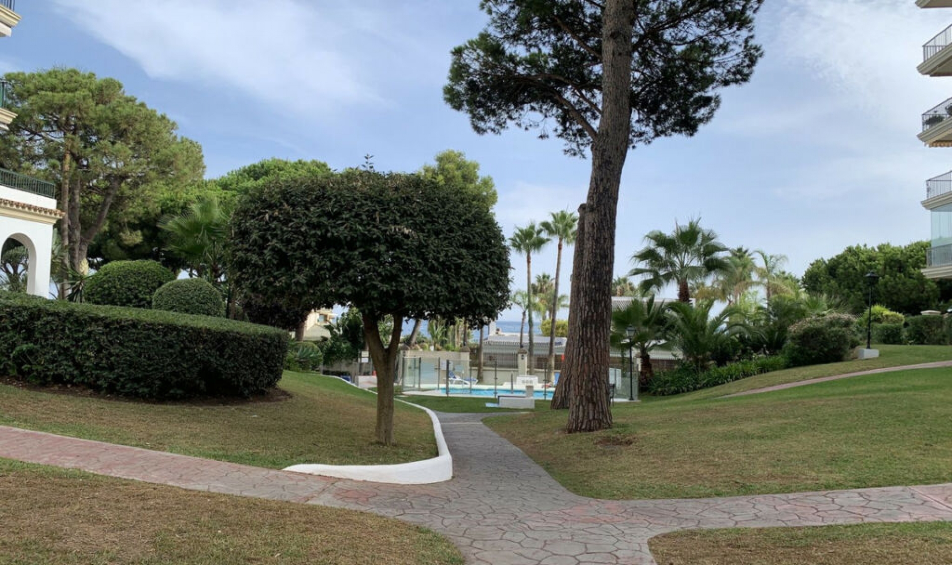 Resale - Apartment -
Puerto Banús