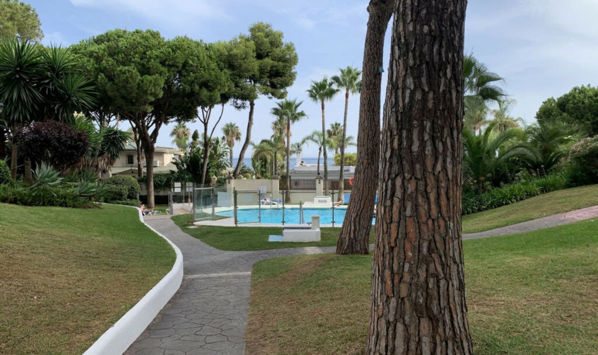 Resale - Apartment -
Puerto Banús