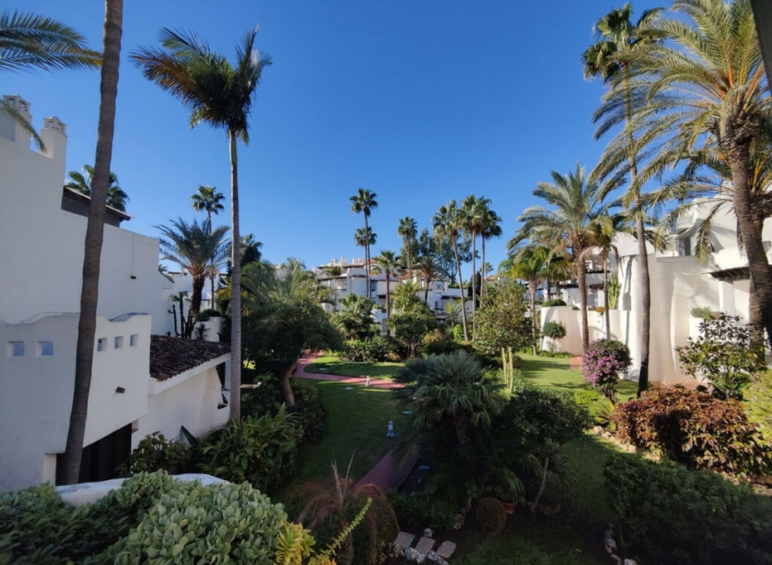 Resale - Apartment -
Puerto Banús