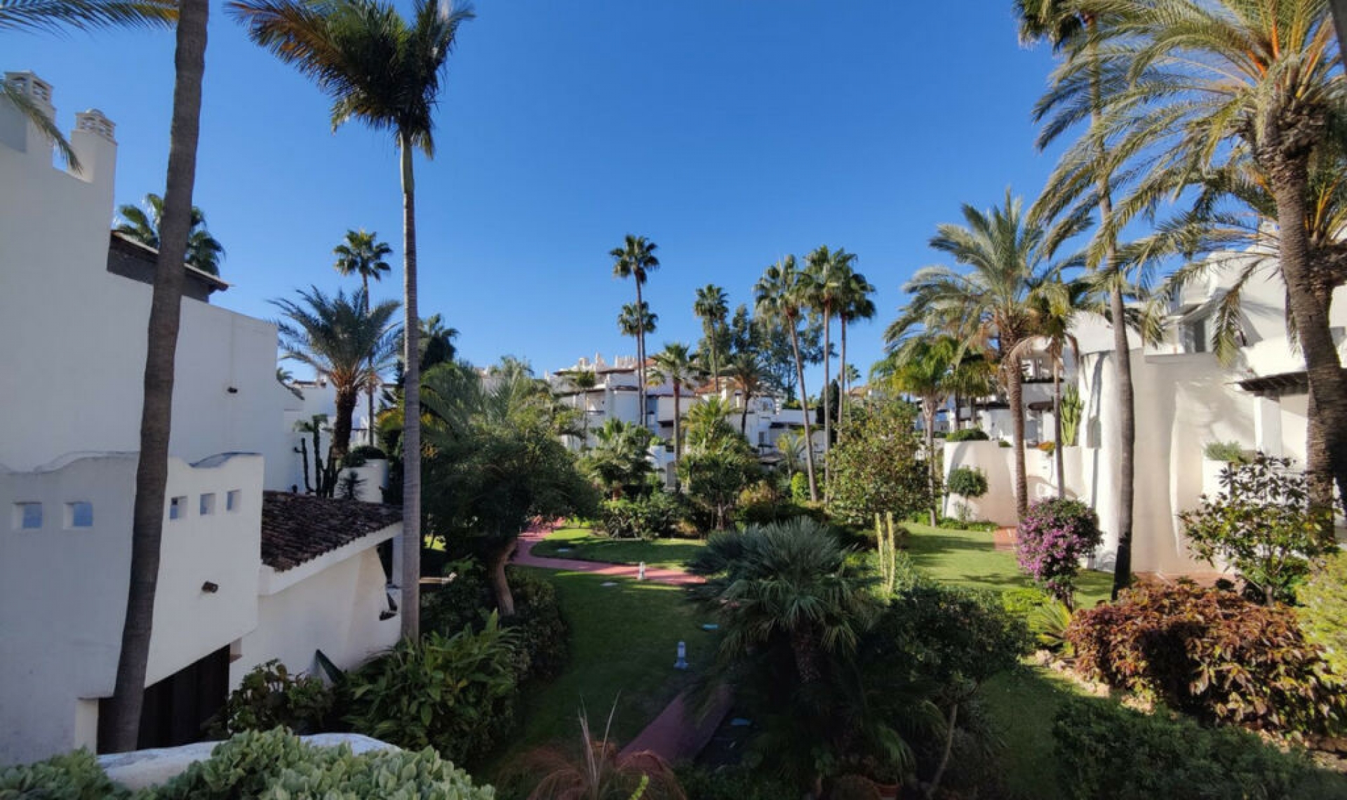 Resale - Apartment -
Puerto Banús