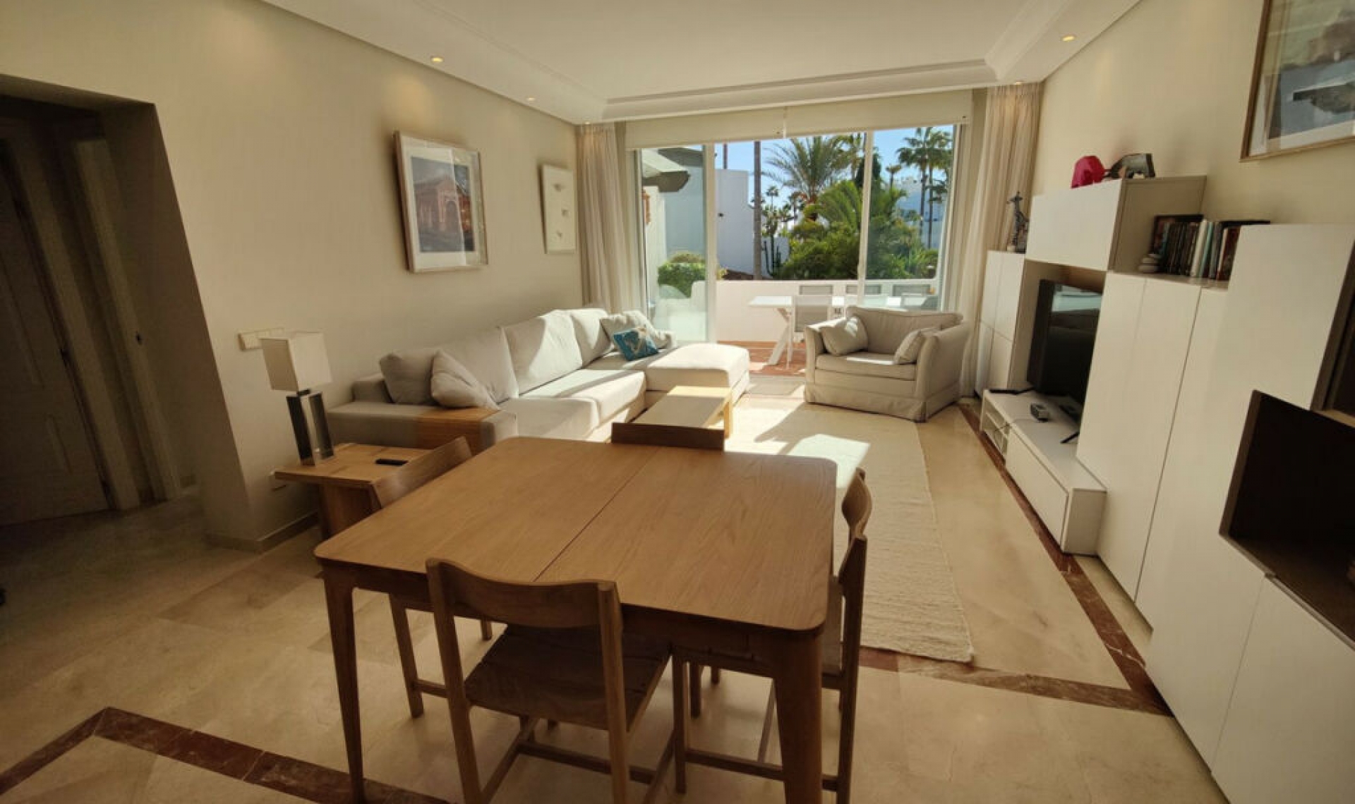 Resale - Apartment -
Puerto Banús