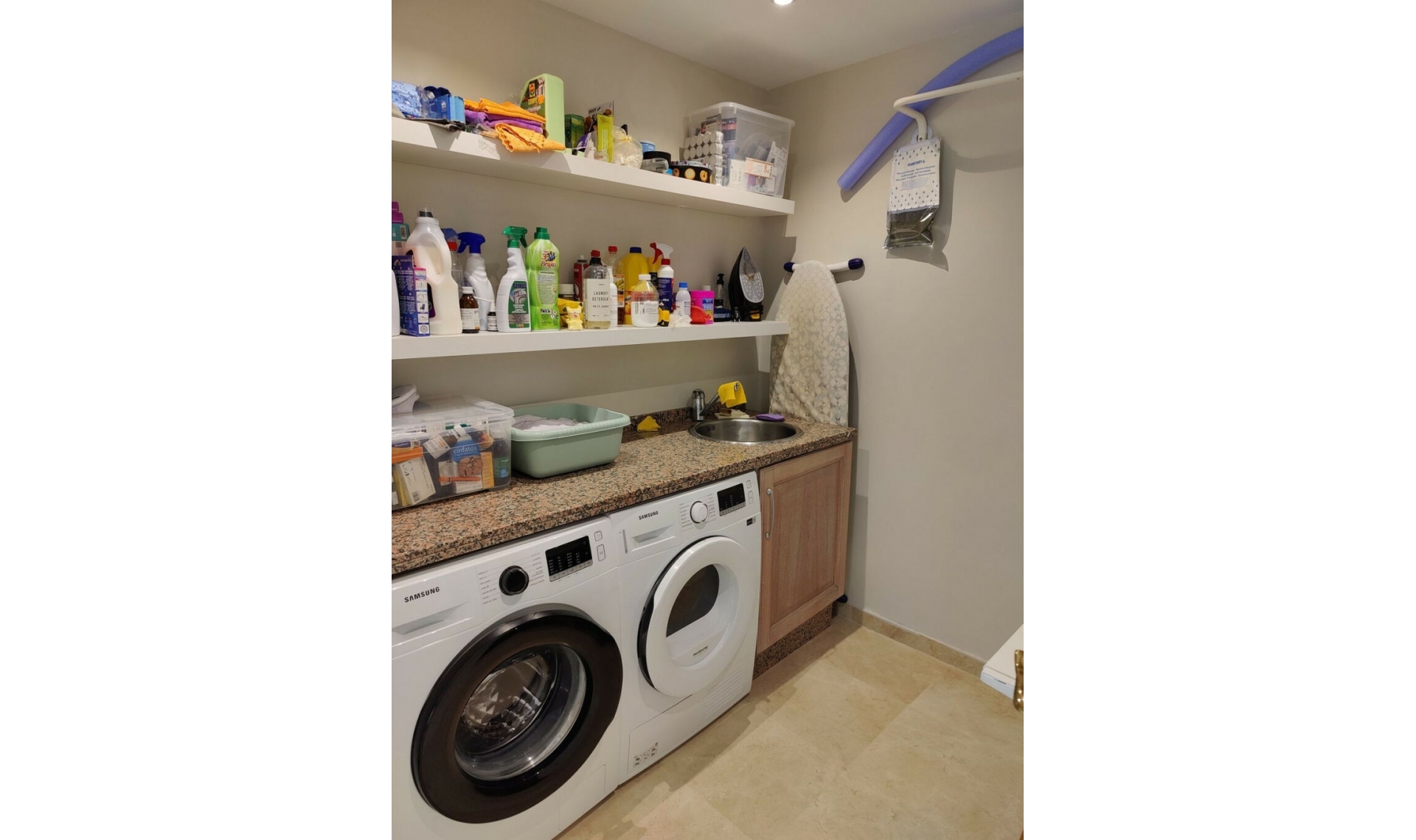 Resale - Apartment -
Puerto Banús