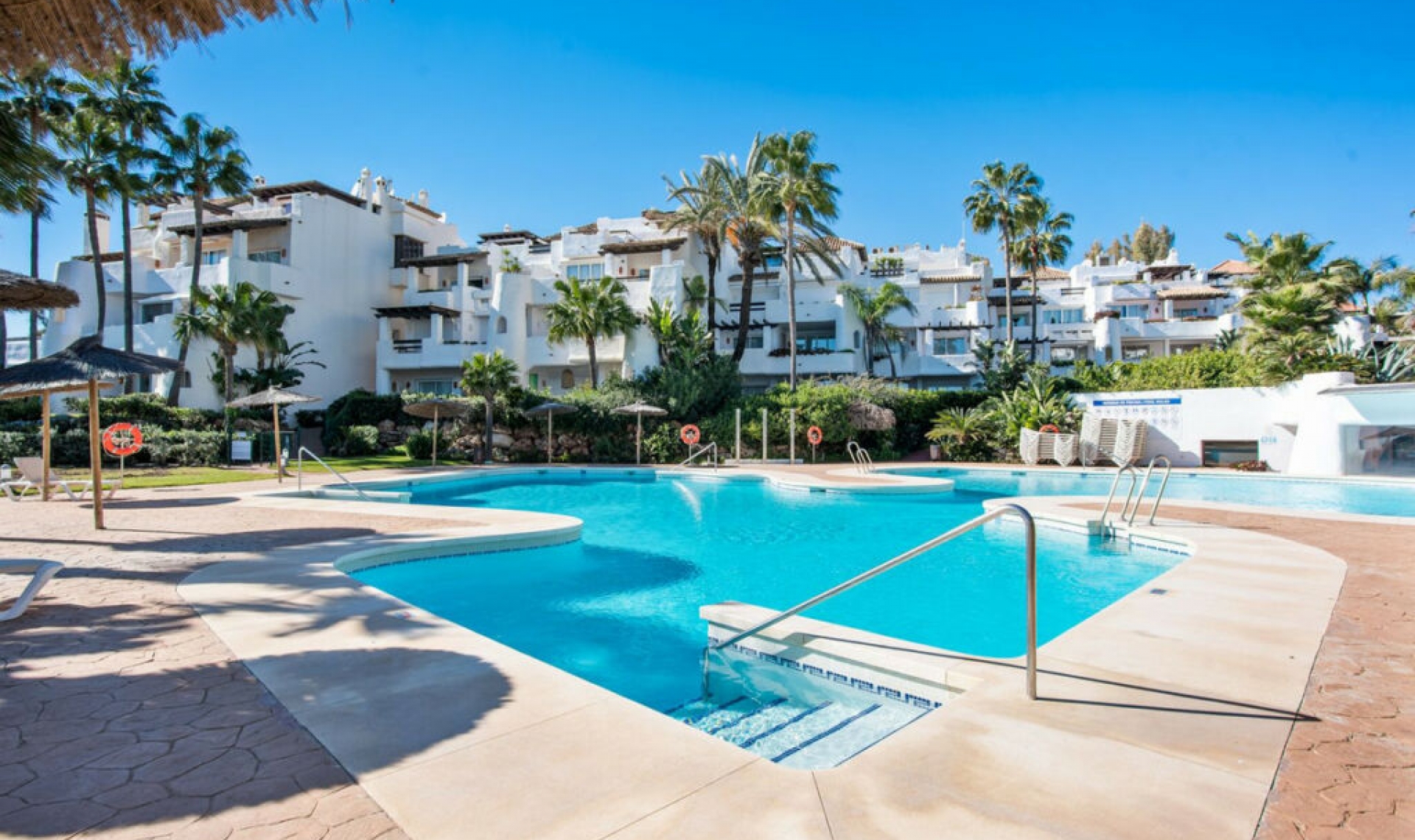 Resale - Apartment -
Puerto Banús