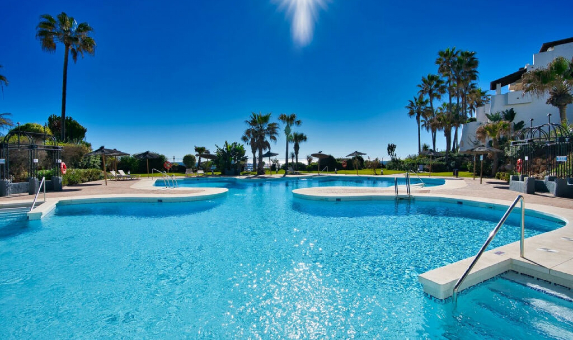 Resale - Apartment -
Puerto Banús