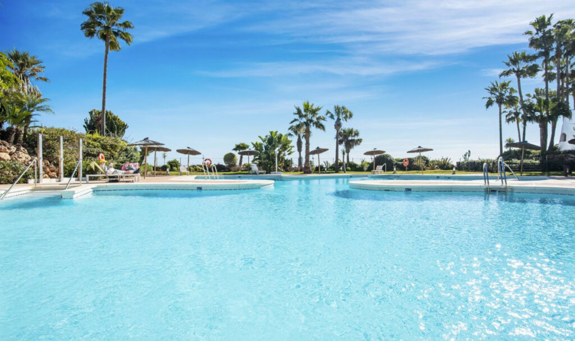 Resale - Apartment -
Puerto Banús