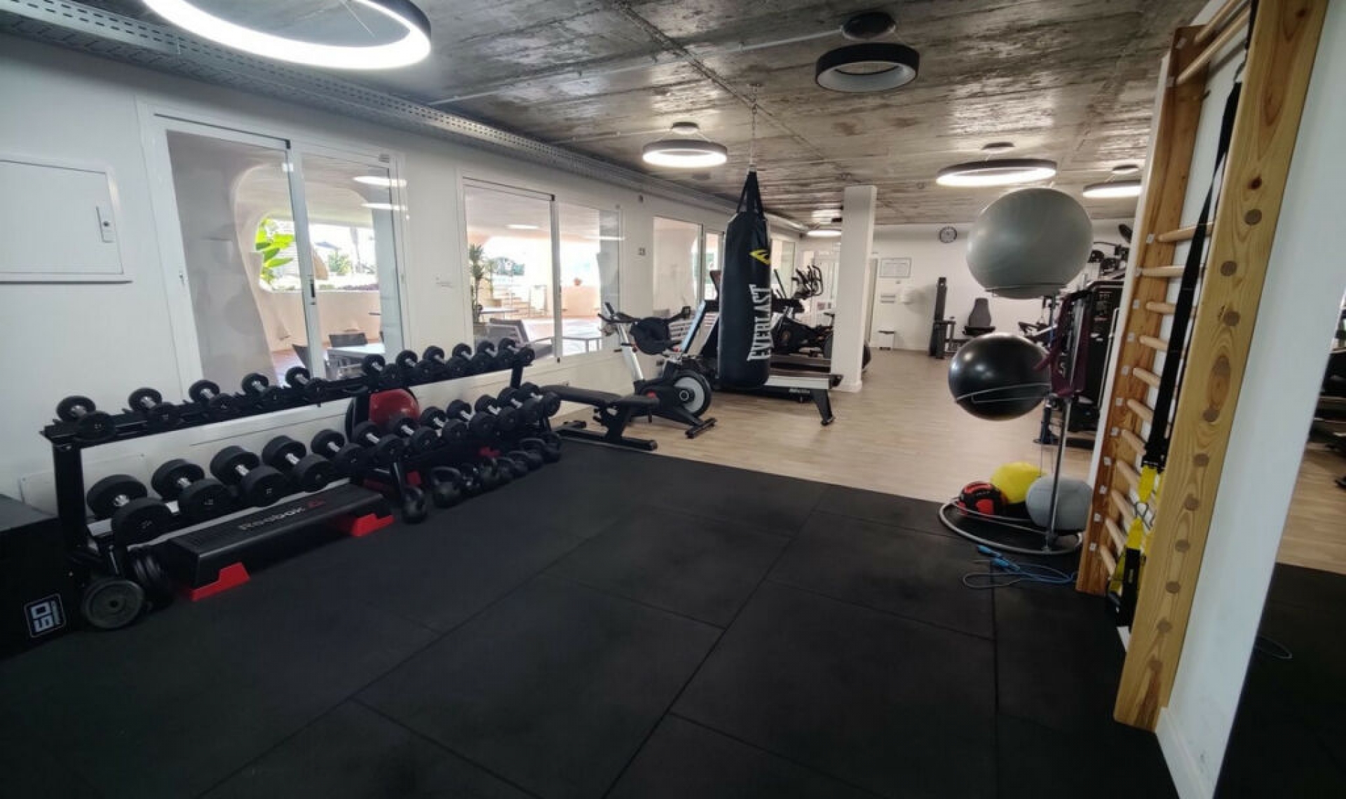 Resale - Apartment -
Puerto Banús