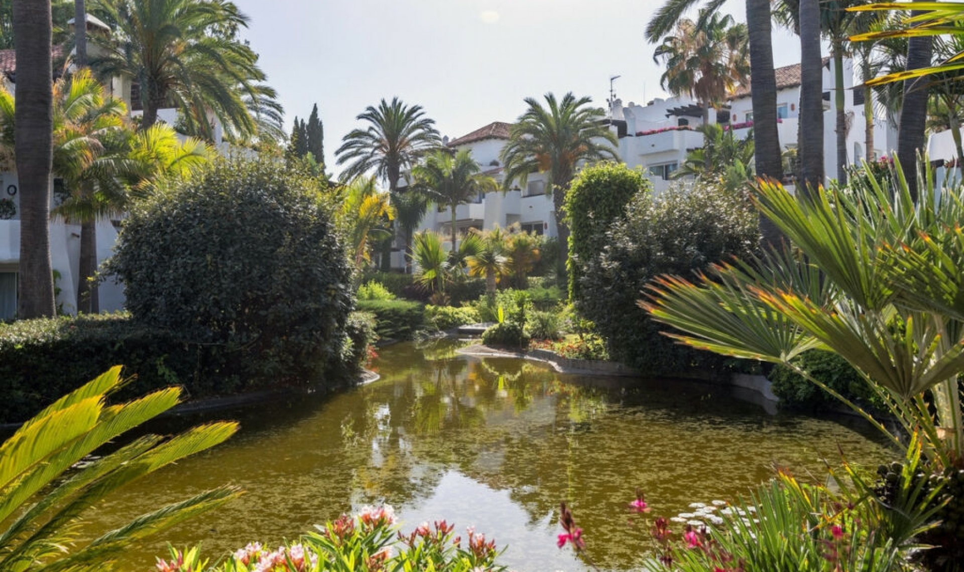 Resale - Apartment -
Puerto Banús