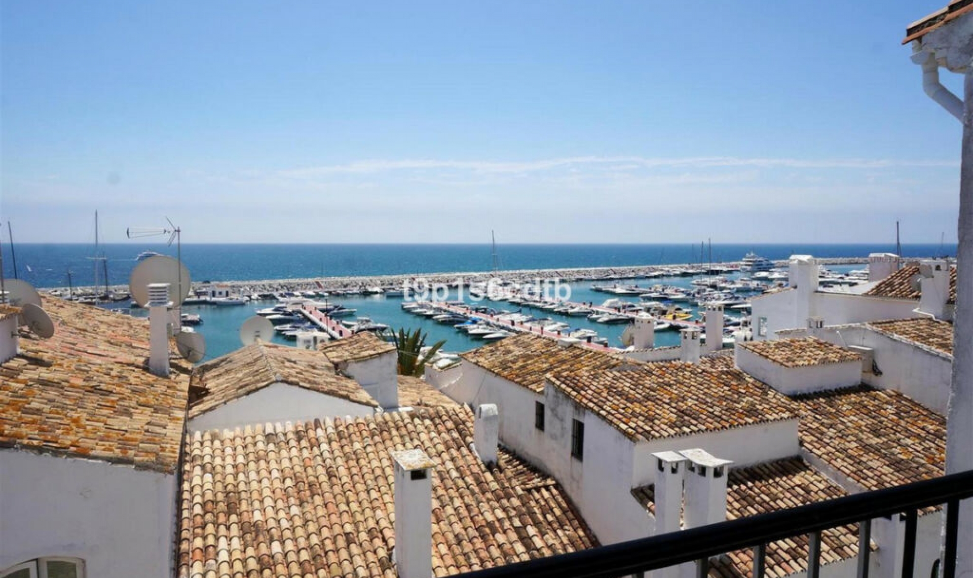 Resale - Apartment -
Puerto Banús