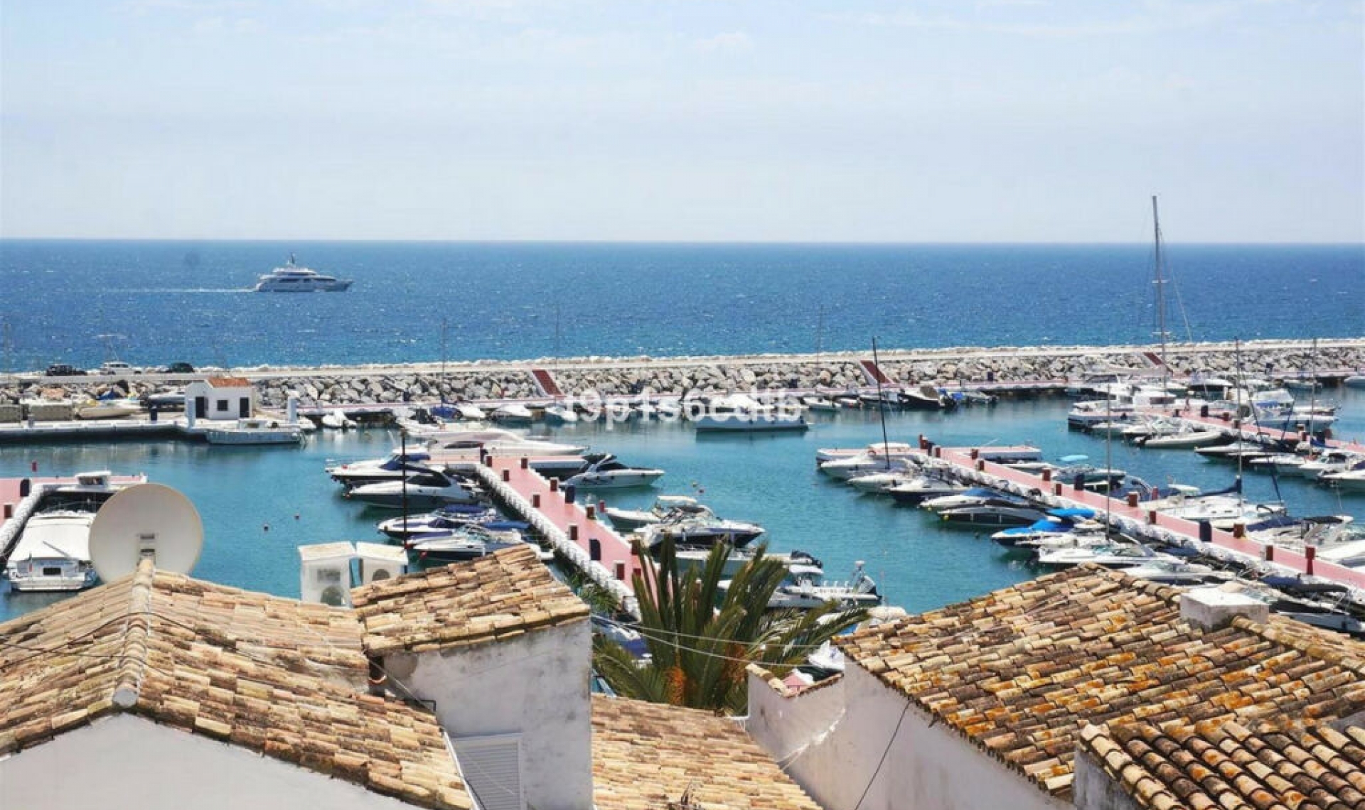 Resale - Apartment -
Puerto Banús